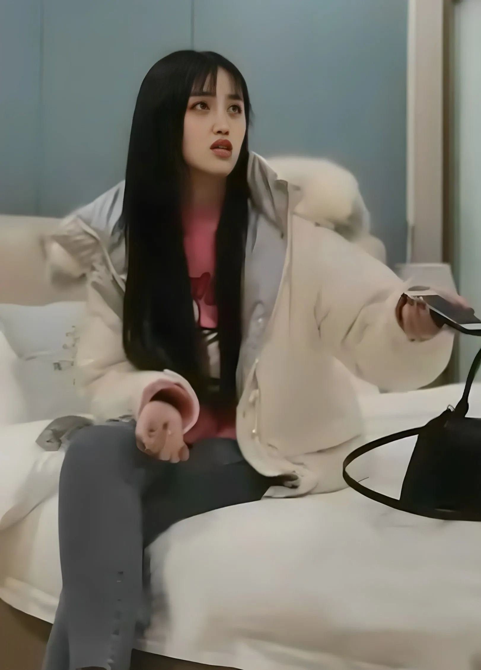 【壹屌探花】约了个牛仔裤妹子激情啪啪口交毛多性欲强舔弄大力猛操